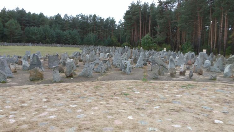Foto 6 - O grande cemitério sem corpos.